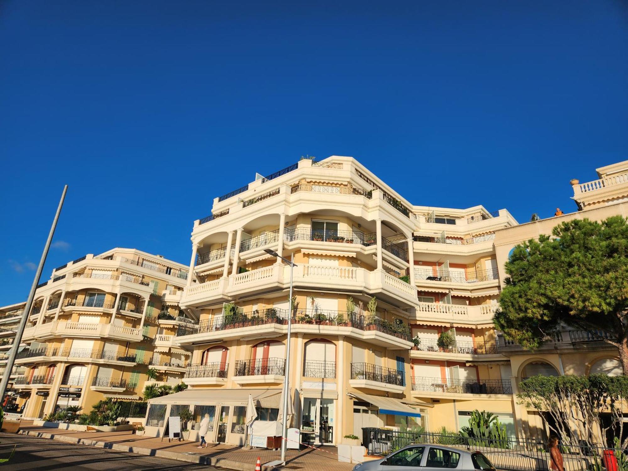Exclusive Panoramic Sea View In Victoria Beach Ментона Экстерьер фото